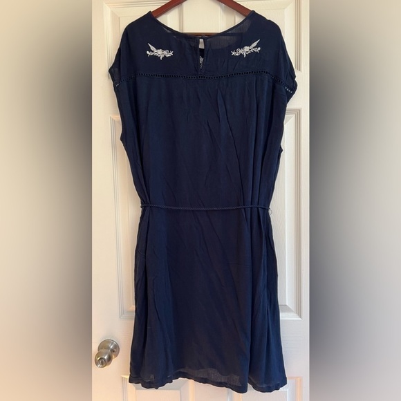 DEX Plus Size 2X Navy Dress, Lining, Beach Cover Up With White Embroidery - Picture 3 of 10